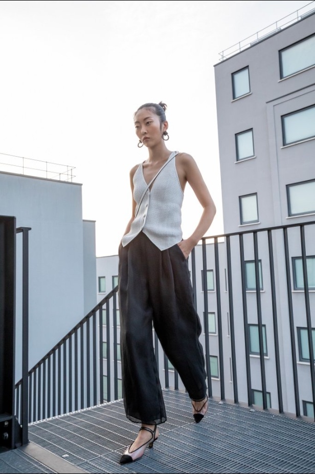 عرض أزياء Emporio Armani لربيع وصيف 2021 من أسبوع الموضة في ميلانو