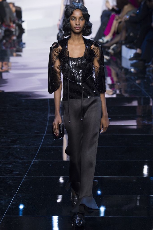 عرض "جورجيو أرماني بريفيه" الفاخر لربيع وصيف 2016