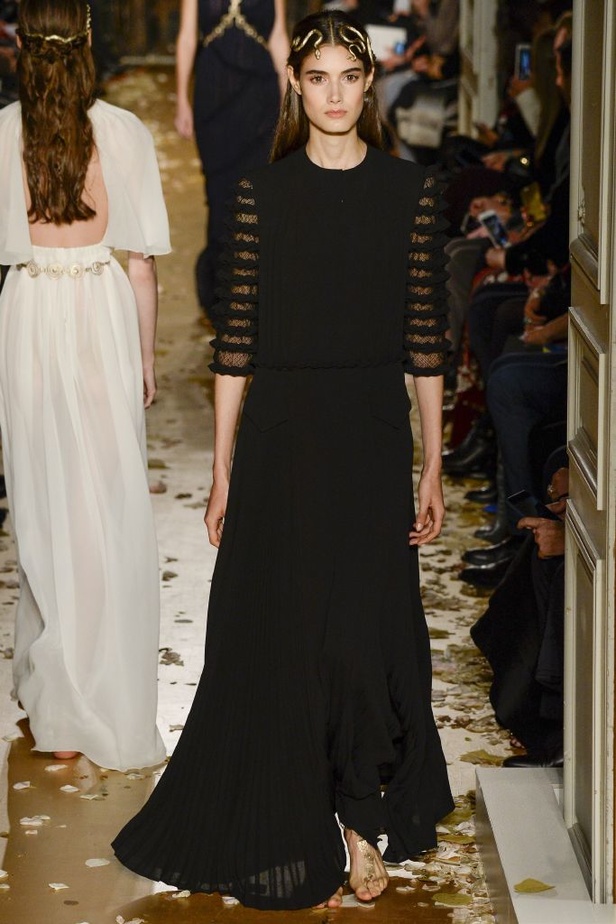 مجموعة Valentino للأزياء الفاخرة لربيع وصيف 2016