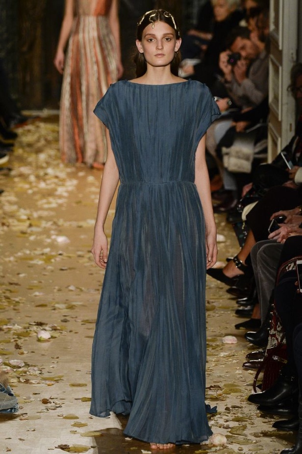 مجموعة Valentino للأزياء الفاخرة لربيع وصيف 2016