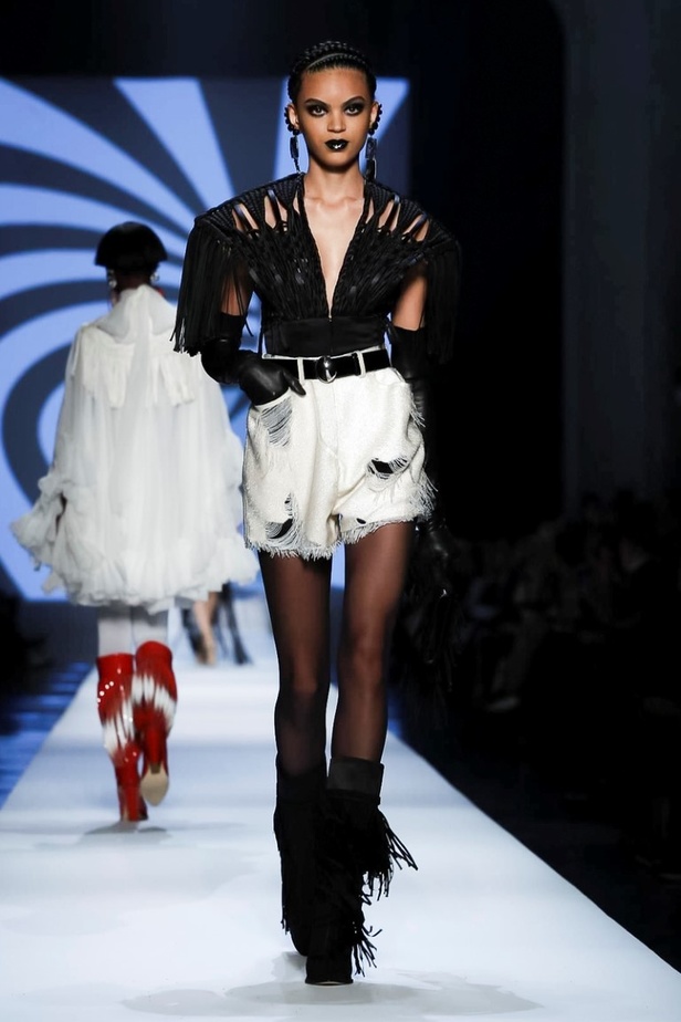 مجموعة جان بول غوتييه للهوت كوتور لربيع وصيف 2018