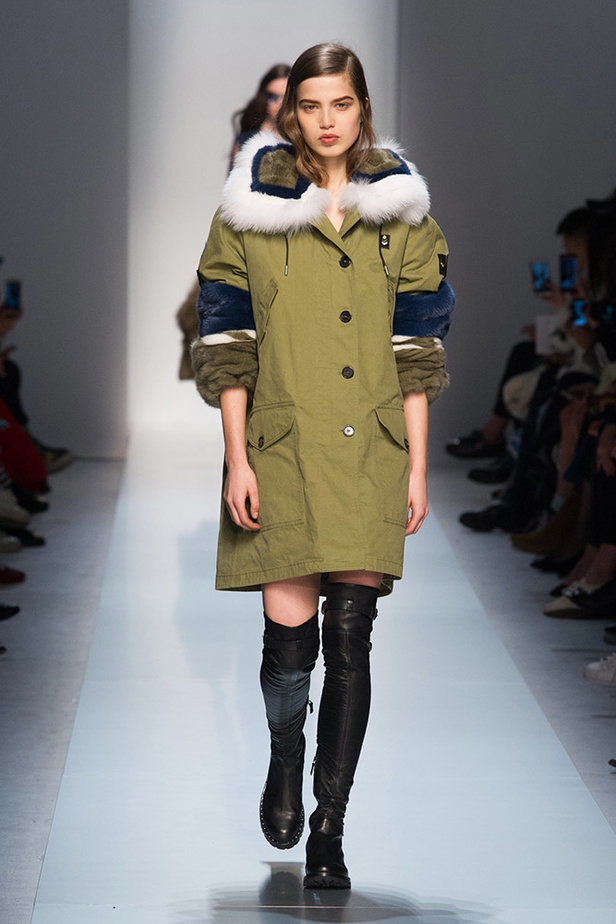 مجموعة Ermanno Scervino لخريف وشتاء 2017