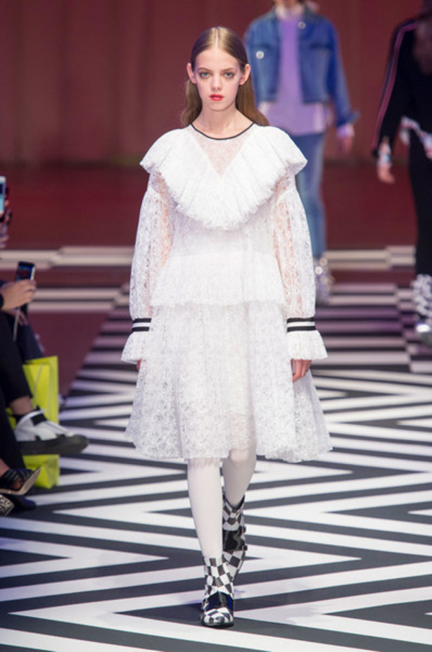 عرض أزياء Msgm لخريف وشتاء 2017