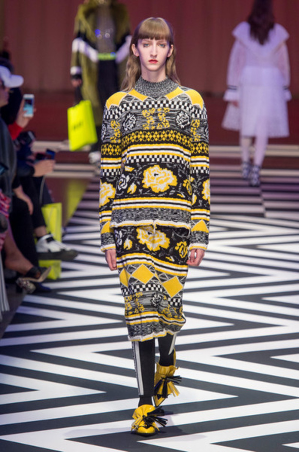 عرض أزياء Msgm لخريف وشتاء 2017