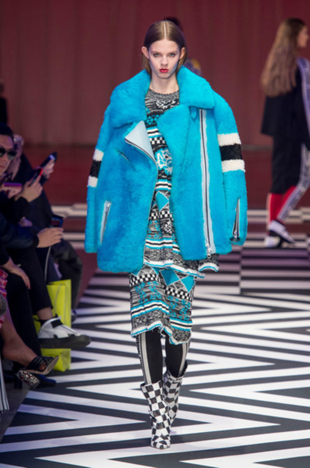 عرض أزياء Msgm لخريف وشتاء 2017