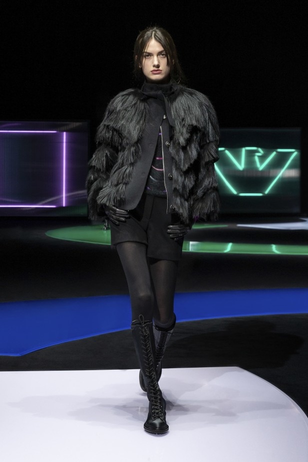 عرض أزياء  Emporio Armani لخريف وشتاء 2021-2022