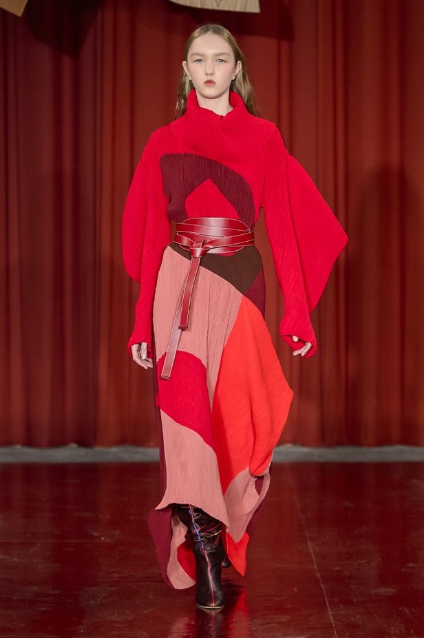 أحدث عروض أزياء دار Roksanda لخريف وشتاء 2018