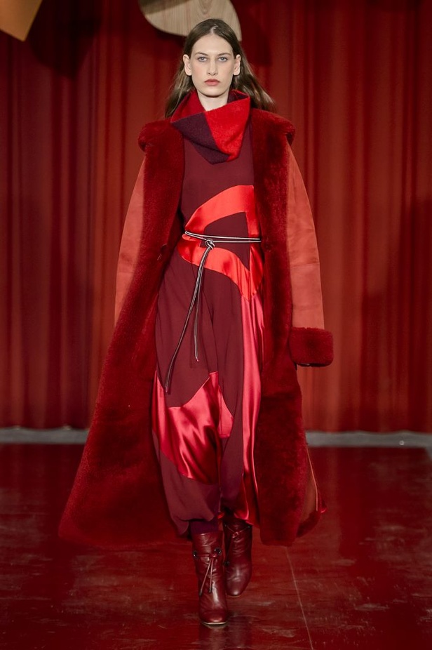 أحدث عروض أزياء دار Roksanda لخريف وشتاء 2018