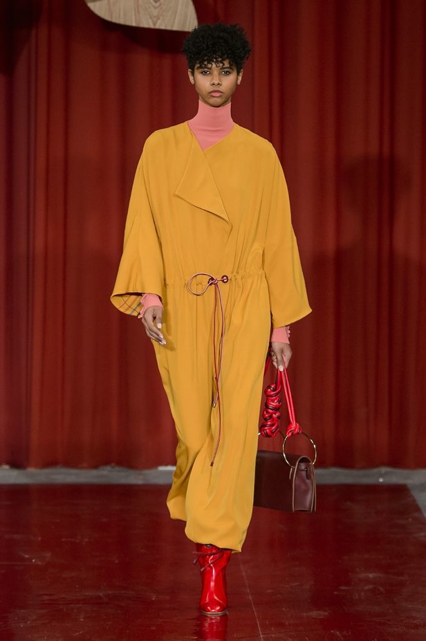 أحدث عروض أزياء دار Roksanda لخريف وشتاء 2018