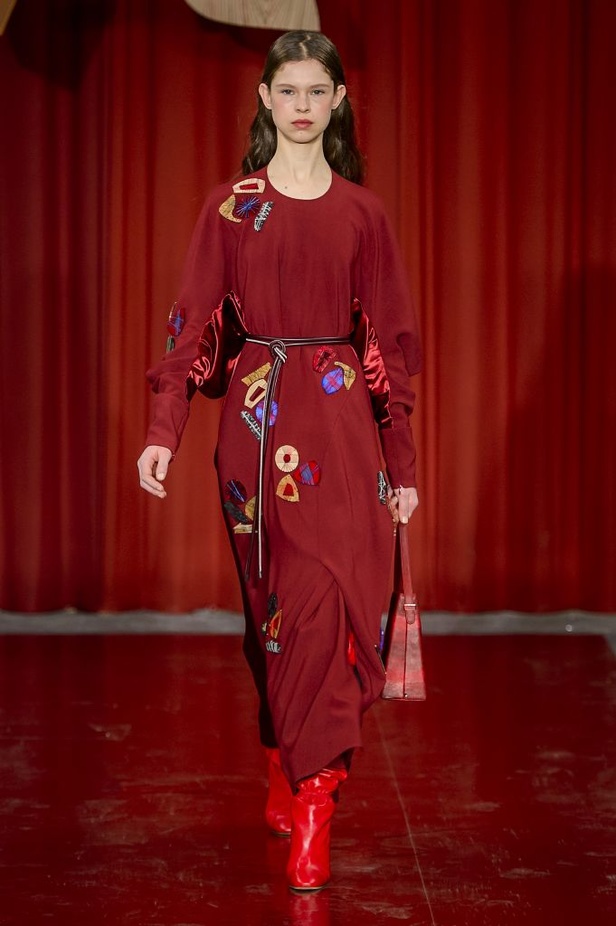 أحدث عروض أزياء دار Roksanda لخريف وشتاء 2018