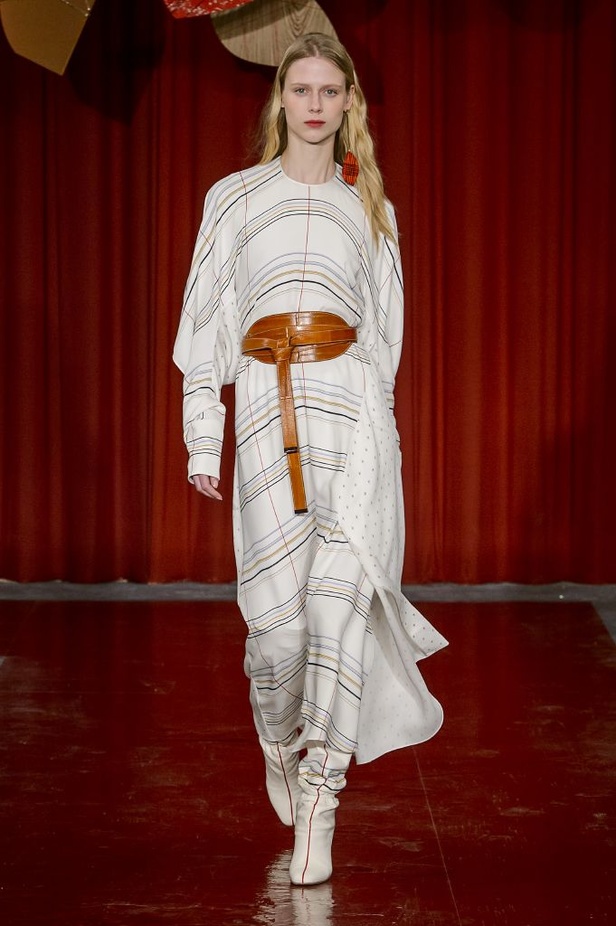 أحدث عروض أزياء دار Roksanda لخريف وشتاء 2018