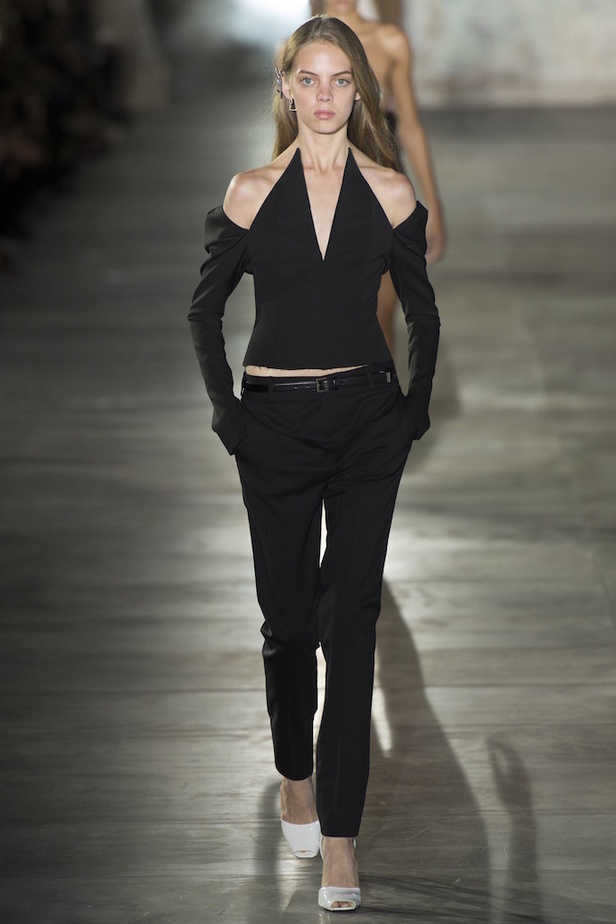 مجموعة “سان لوران” لموسم ربيع وصيف 2017 