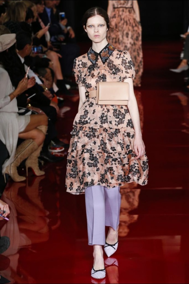 عرض روشاس لربيع وصيف 2018 باسبوع الموضة في باريس