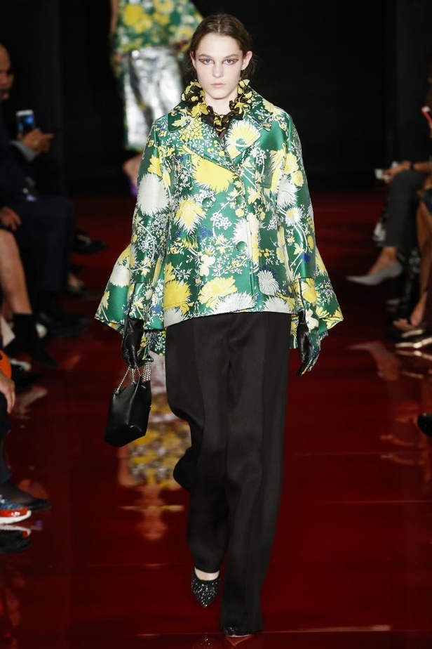 عرض روشاس لربيع وصيف 2018 باسبوع الموضة في باريس