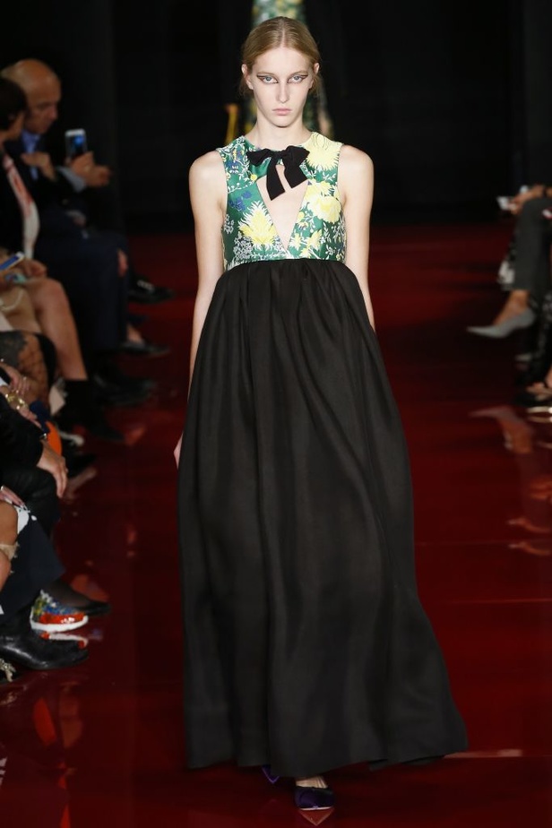 عرض روشاس لربيع وصيف 2018 باسبوع الموضة في باريس