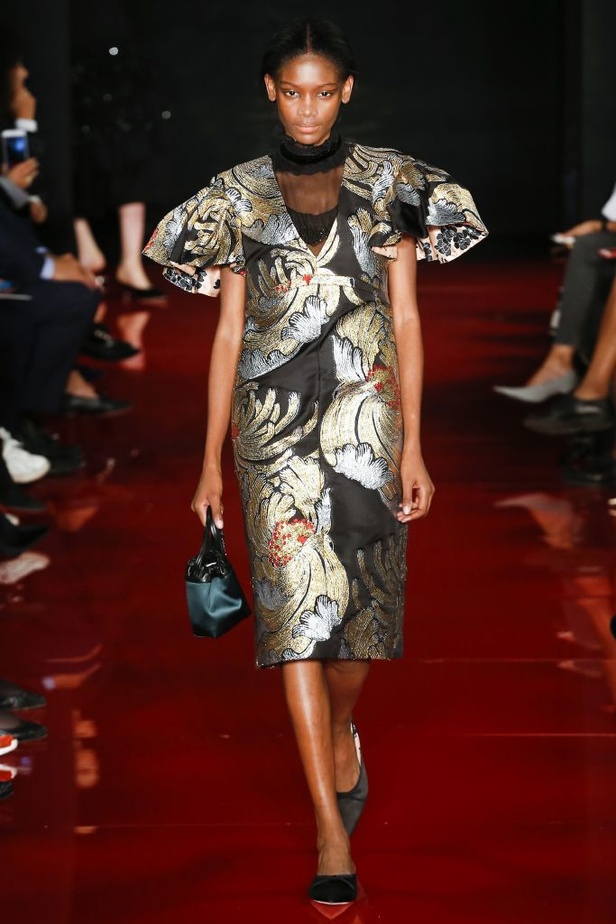 عرض روشاس لربيع وصيف 2018 باسبوع الموضة في باريس