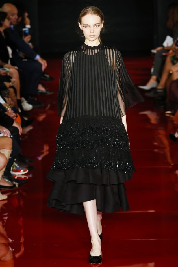 عرض روشاس لربيع وصيف 2018 باسبوع الموضة في باريس