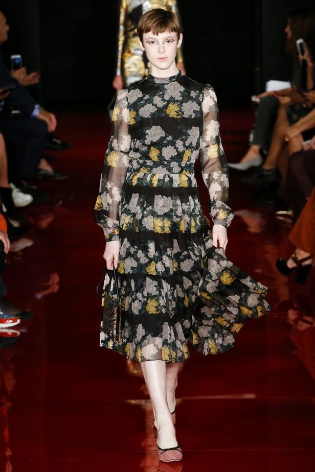 عرض روشاس لربيع وصيف 2018 باسبوع الموضة في باريس