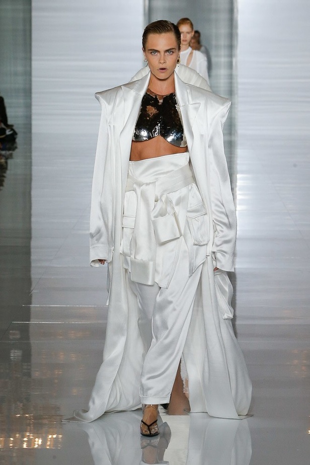 عرض أزياء Balmain لربيع وصيف 2019