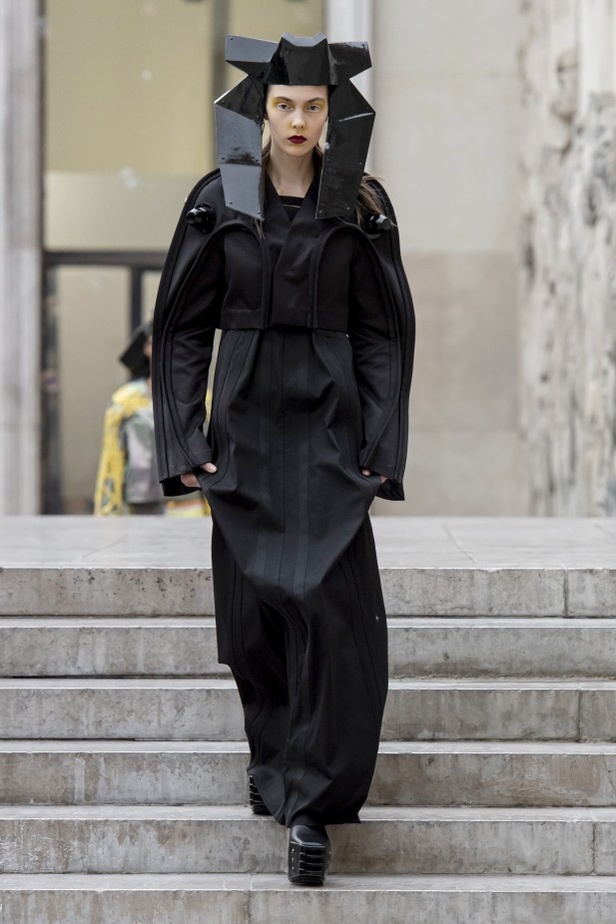 اسبوع الموضة في باريس 2019 مجموعة RICK OWENS لربيع وصيف 2020