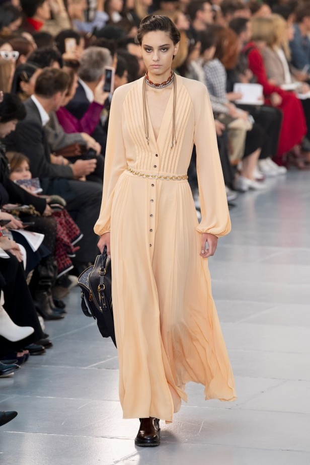 اسبوع الموضة في باريس 2019 ازياء CHLOE الجاهزة لربيع وصيف 2020