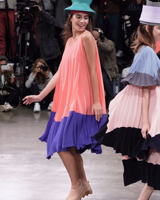 عرض مجموعة Issey Miyake ربيع وصيف 2020 