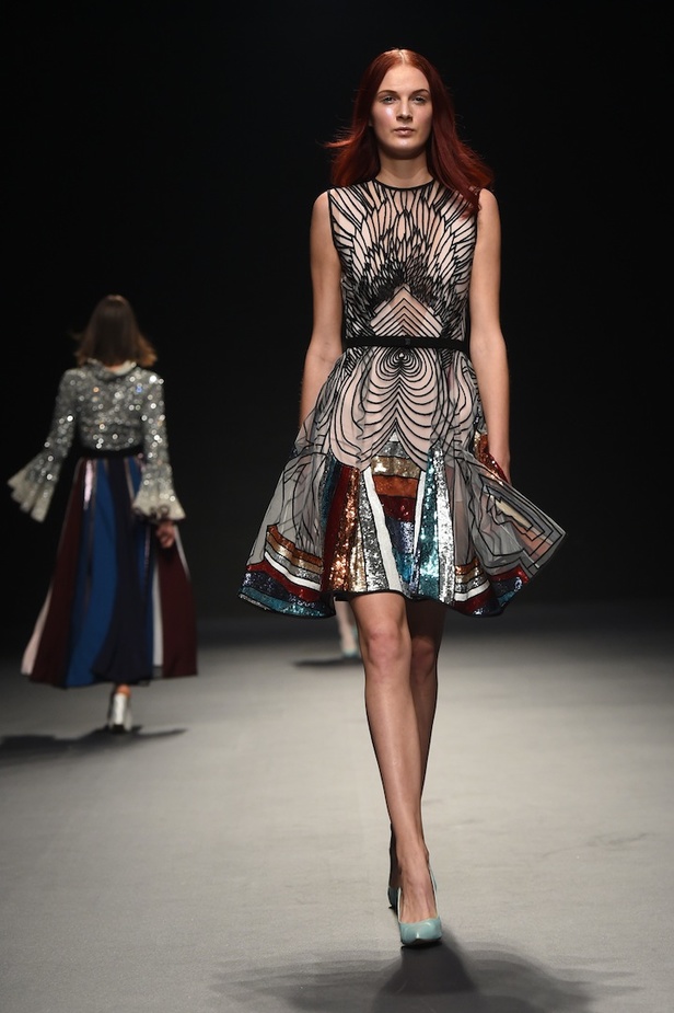 أبرز عروض ازياء فاشن فوروورد في دبي لعام 2017