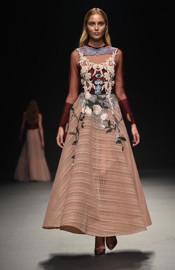 أبرز عروض ازياء فاشن فوروورد في دبي لعام 2017