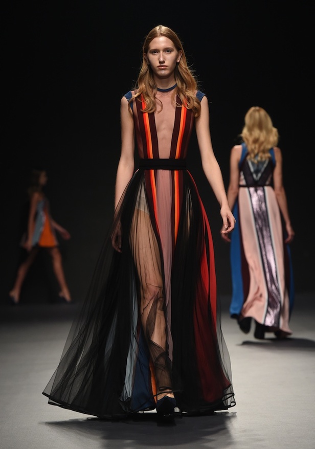 أبرز عروض ازياء فاشن فوروورد في دبي لعام 2017