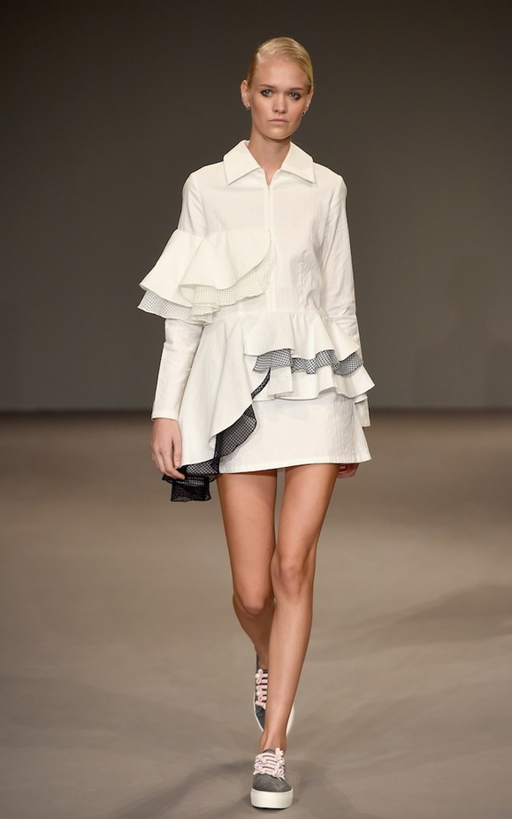 أبرز عروض أزياء "فاشن فوروود" في دبي لعام 2017