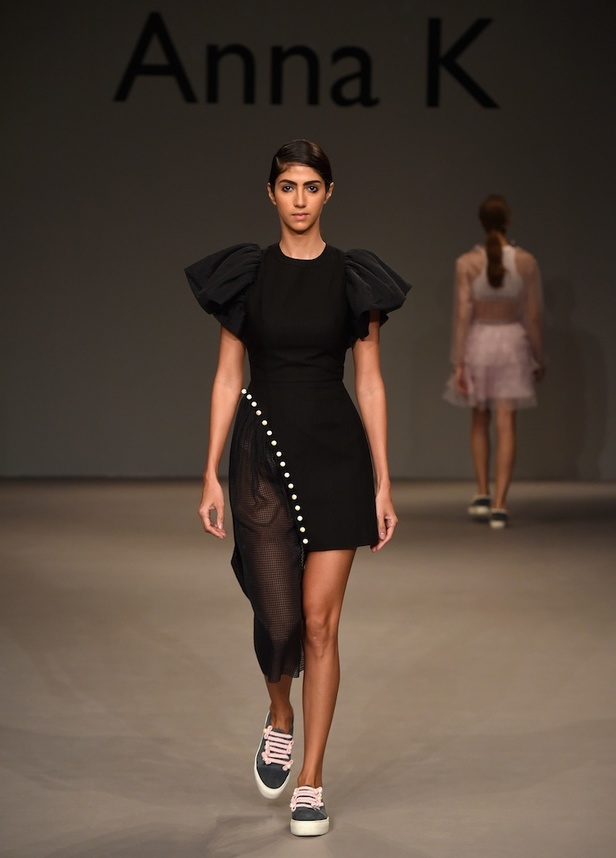 أبرز عروض أزياء "فاشن فوروود" في دبي لعام 2017