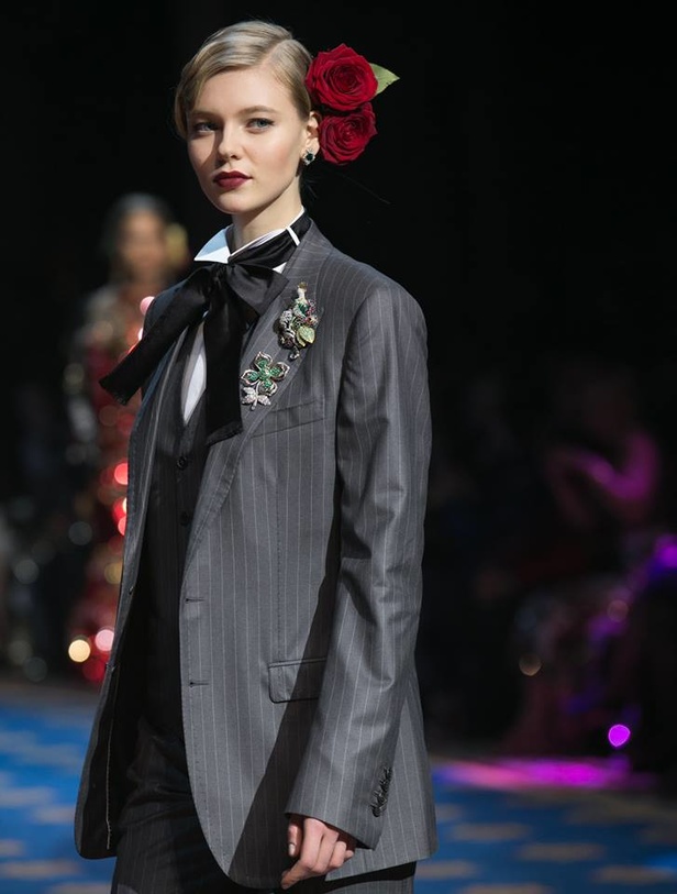 فساتين سهرة منفوخة في عرض دولتشي آند غابانا التامودا