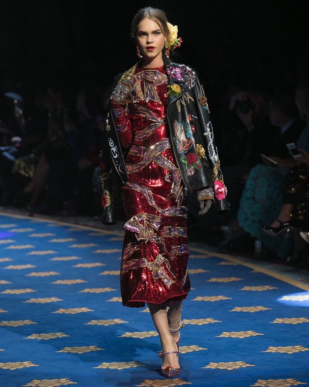 فساتين سهرة منفوخة في عرض دولتشي آند غابانا التامودا