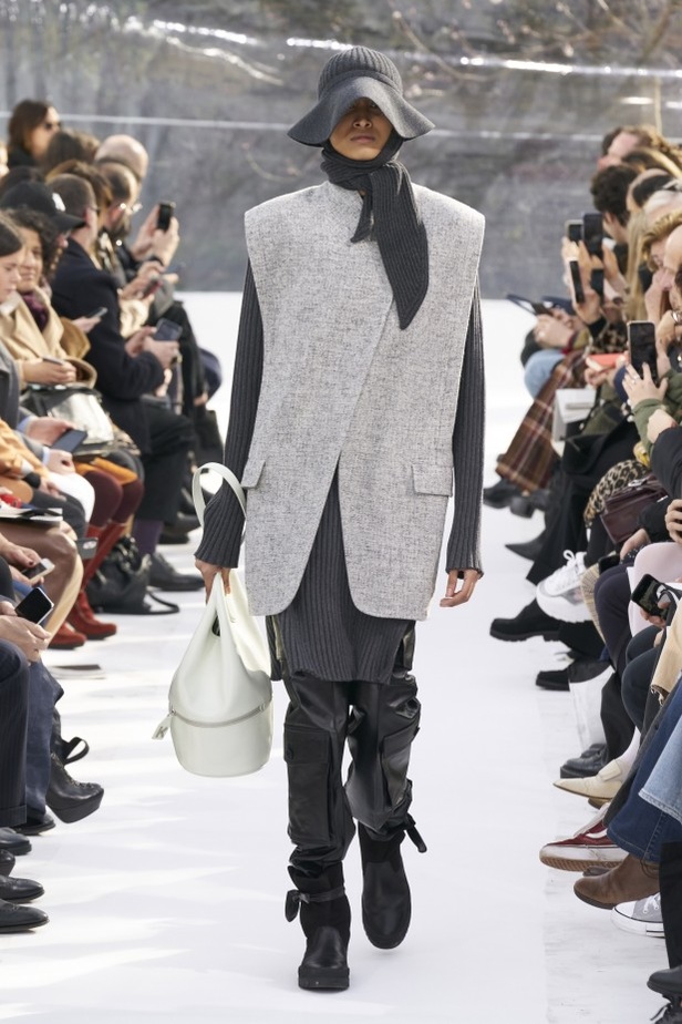 مجموعة KENZO لخريف وشتاء 2020-2021 خلال اسبوع الموضة في باريس