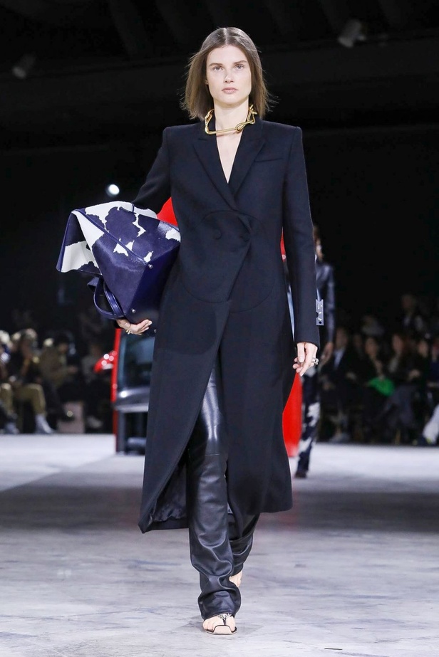 مجموعة Off White لموسم خريف وشتاء 2020-2021