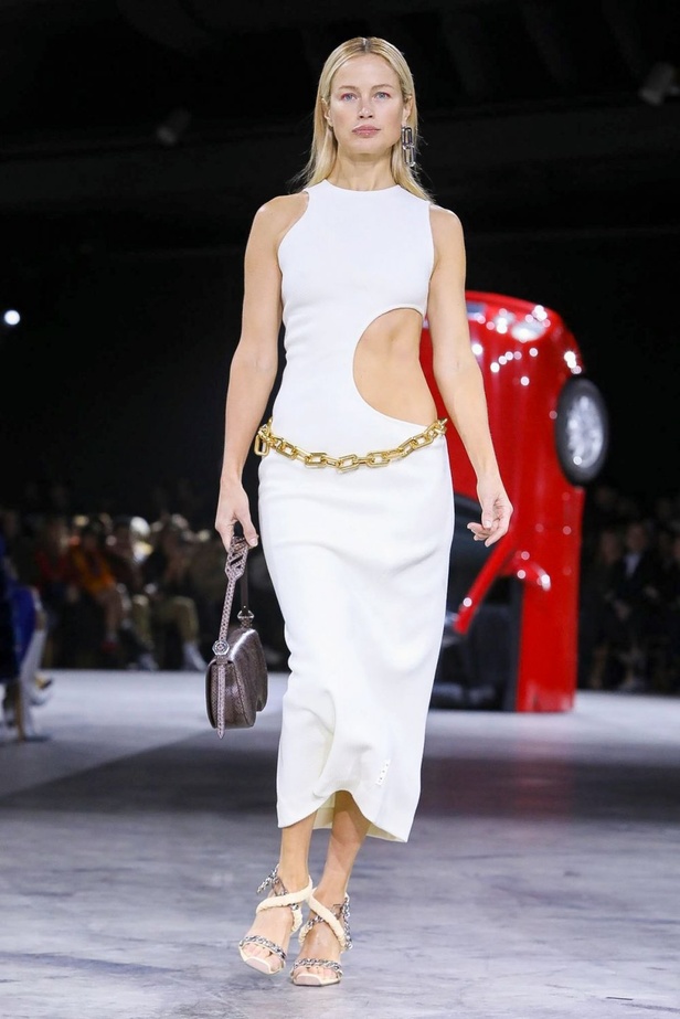 مجموعة Off White لموسم خريف وشتاء 2020-2021