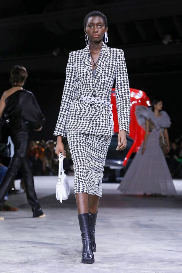 مجموعة Off White لموسم خريف وشتاء 2020-2021