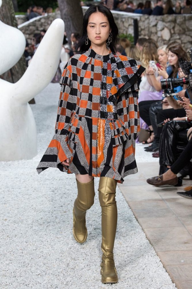 أزياء لويس فويتون كروز لعام 2019 تحاكي الروح الحيوية