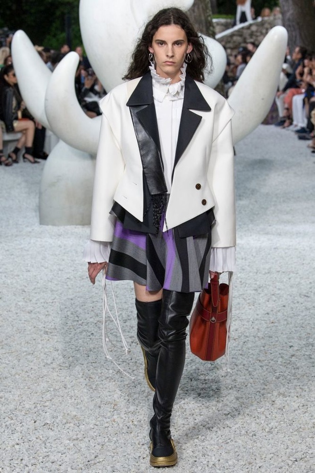 أزياء لويس فويتون كروز لعام 2019 تحاكي الروح الحيوية