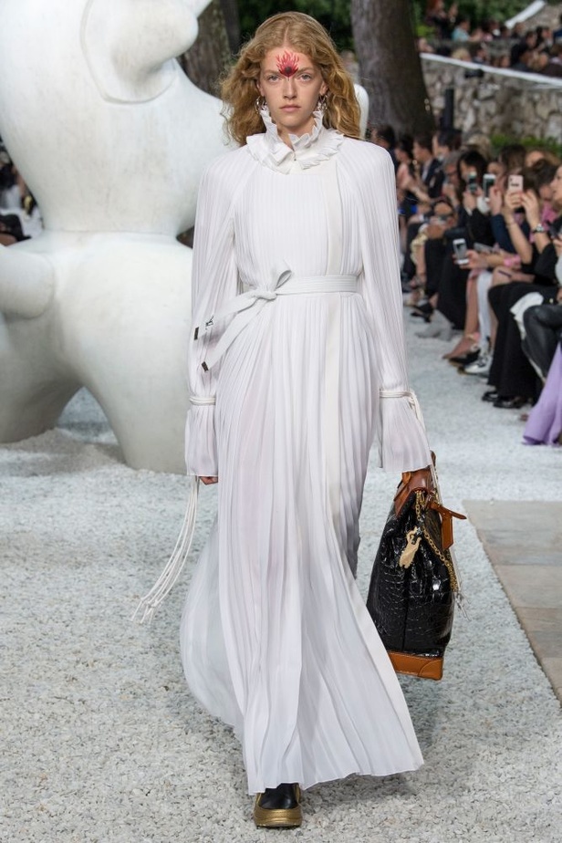 أزياء لويس فويتون كروز لعام 2019 تحاكي الروح الحيوية