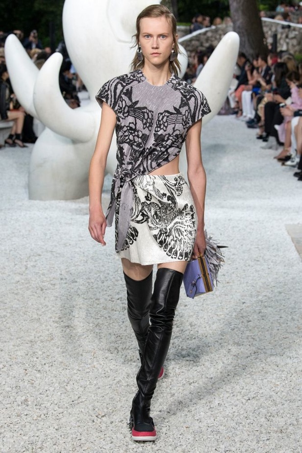 أزياء لويس فويتون كروز لعام 2019 تحاكي الروح الحيوية