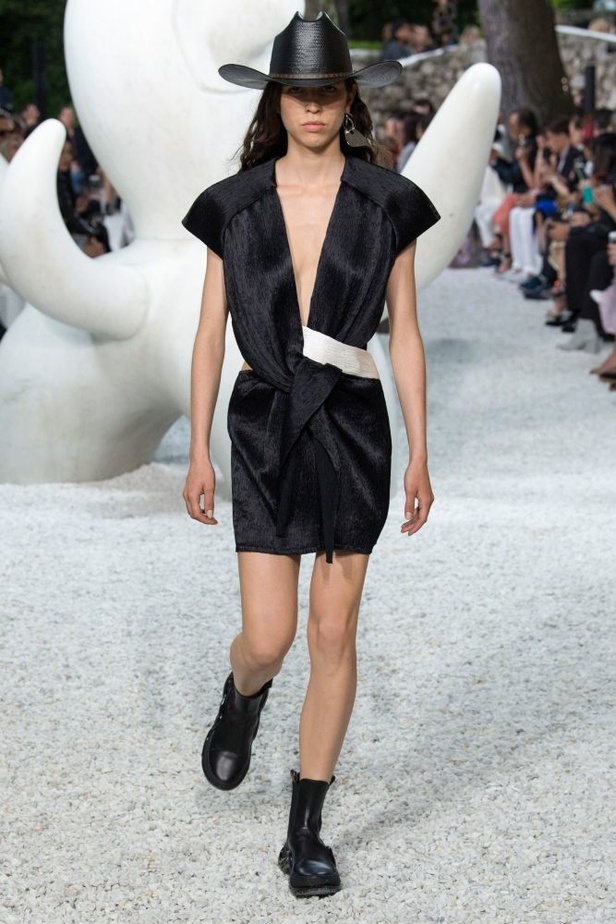 أزياء لويس فويتون كروز لعام 2019 تحاكي الروح الحيوية