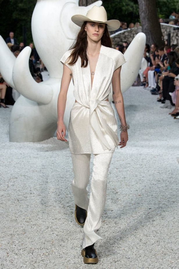 أزياء لويس فويتون كروز لعام 2019 تحاكي الروح الحيوية