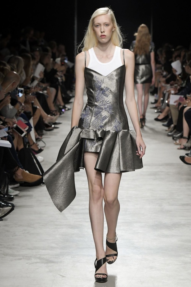 مجموعة Guy Laroche لربيع وصيف 2017