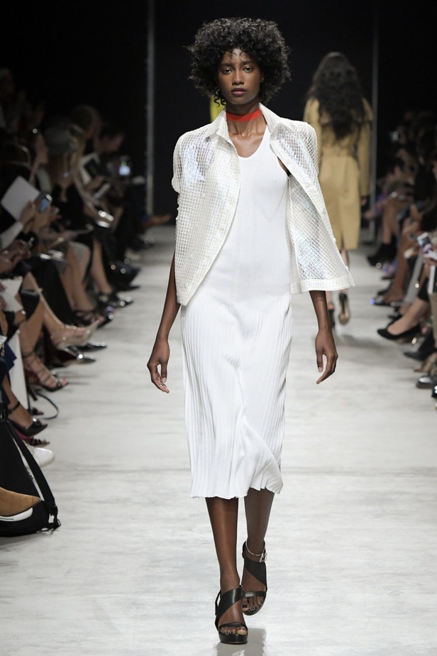 مجموعة Guy Laroche لربيع وصيف 2017