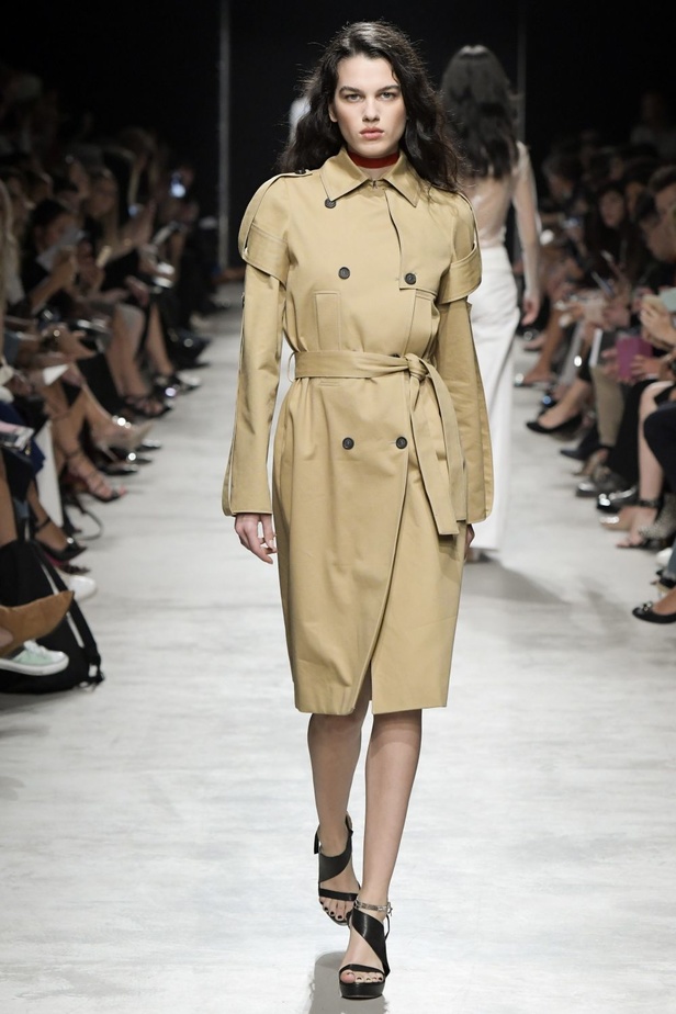 مجموعة Guy Laroche لربيع وصيف 2017