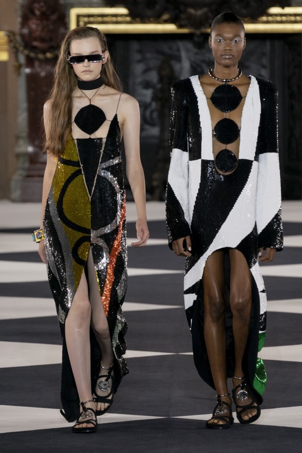اسبوع الموضة في باريس 2019 ازياء BALMAIN الجاهزة لربيع وصيف 2020