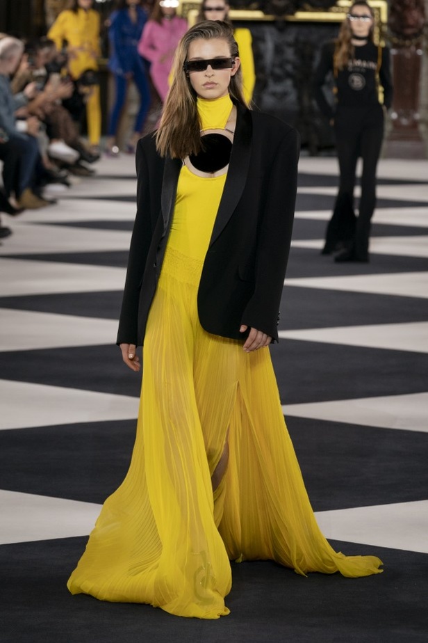 اسبوع الموضة في باريس 2019 ازياء BALMAIN الجاهزة لربيع وصيف 2020
