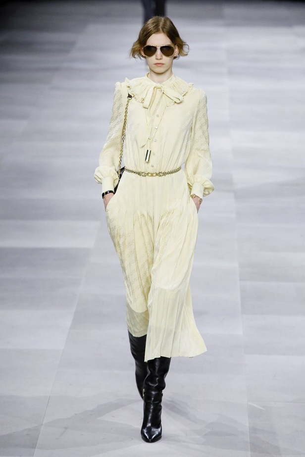 اسبوع الموضة في باريس 2019 أزياء  CELINE الفاخرة لربيع وصيف 2020