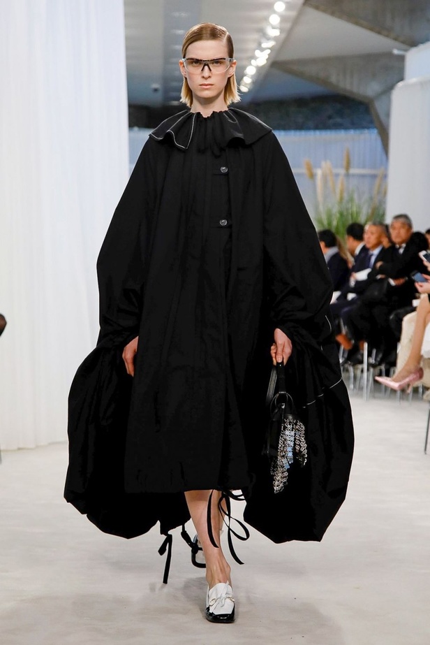 اسبوع الموضة في باريس 2019 مجموعة لويفي لربيع وصيف 2020